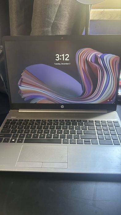 HP 15 – AMD 3020e • 4GB RAM • 930GB – Windows 11 Pro