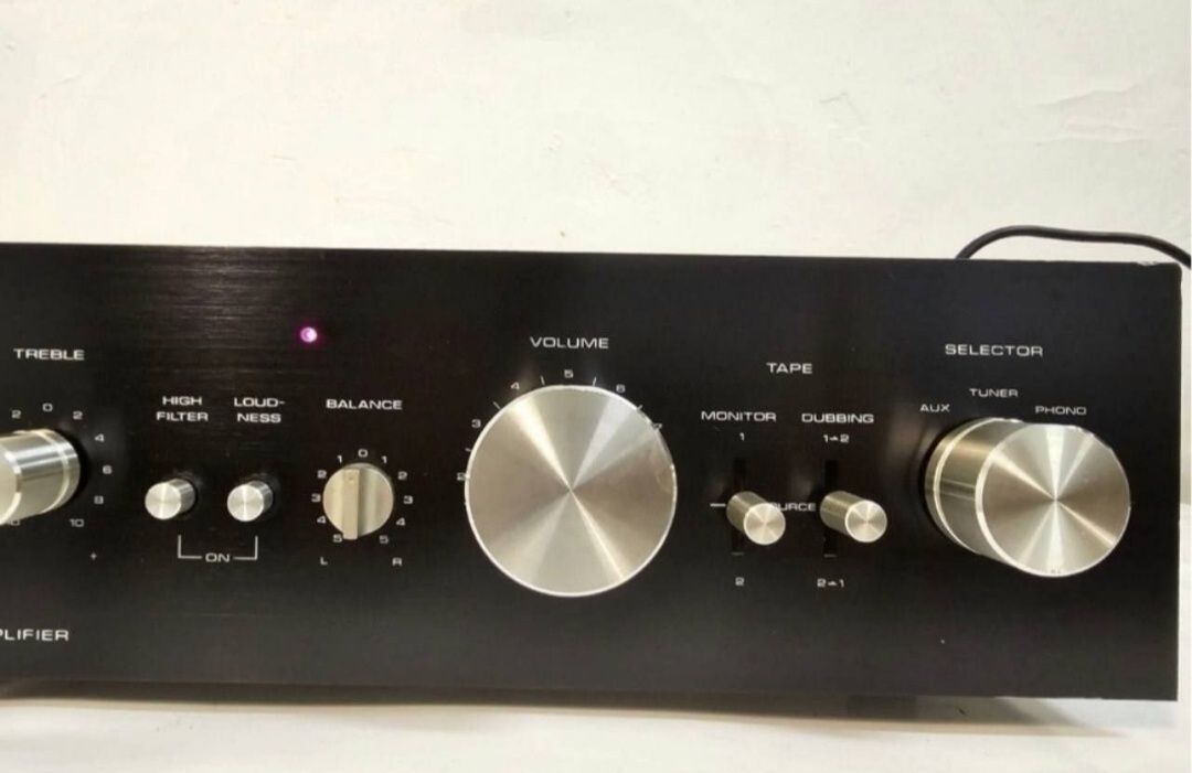 Amplituner stereo Nikko NA-390 II. Made in Japan.