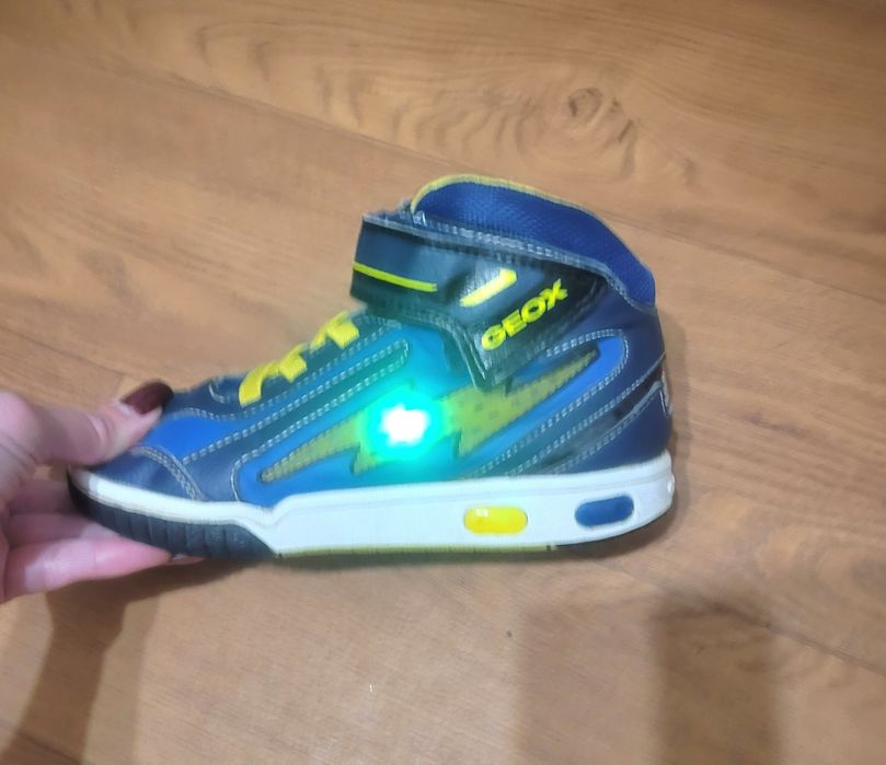 Черевики, хайтопи, кросівки з підсвіткою Geox p.31