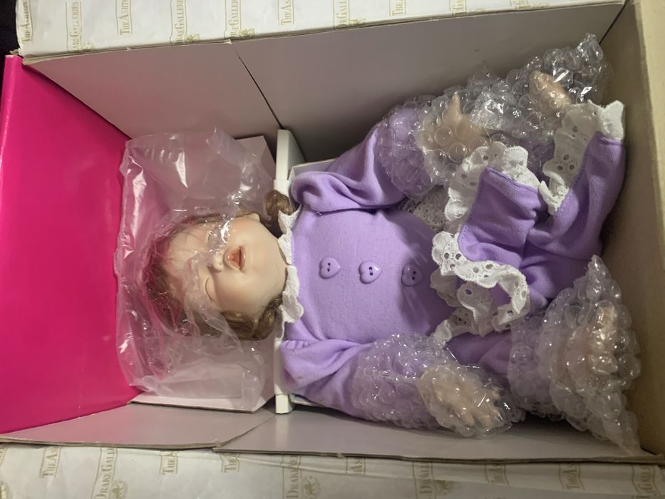 Lalka porcelanowa sygnowana 38 cm