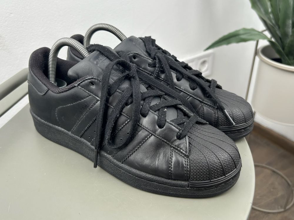 Оригінал! Кросівки Adidas Superstar 38 розмір 03442