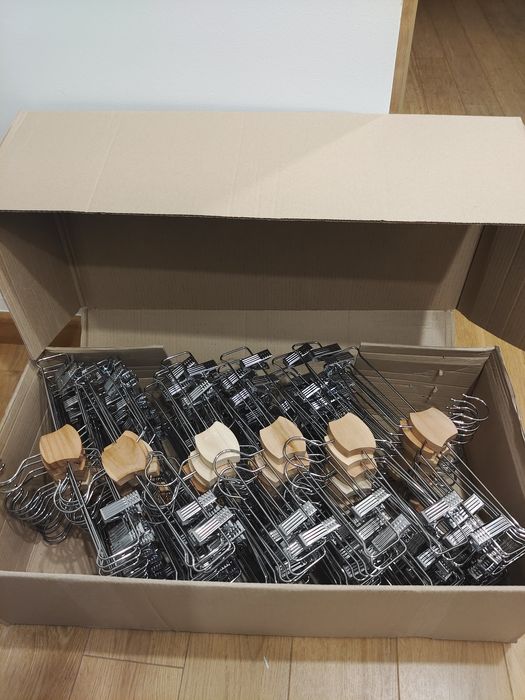 Zestaw 90 szt wieszaki z klipsami Ikea