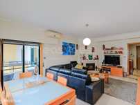 Excelente Apartamento T2 localizado na Rebelva, Carcavelos
