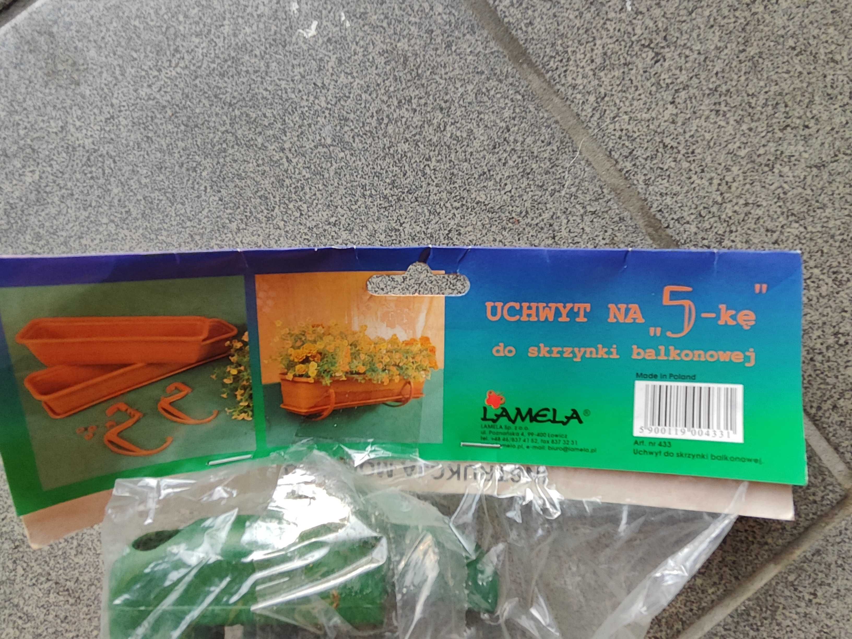 Uchwyty regulowane na skrzynki balkonowe