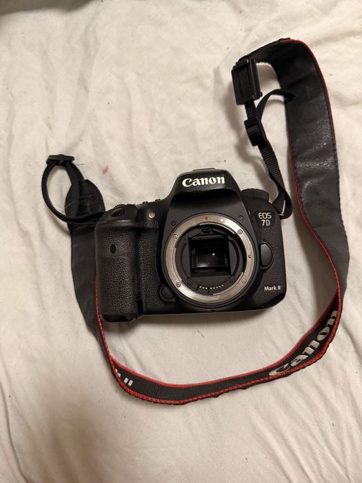 Камера canon eos 7d mark 2 з обєктивами 35-105мм, 50 мм, 24мм