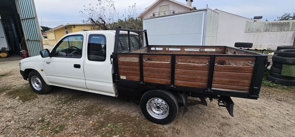 Toyota hilux 2.4 kingcab 2000