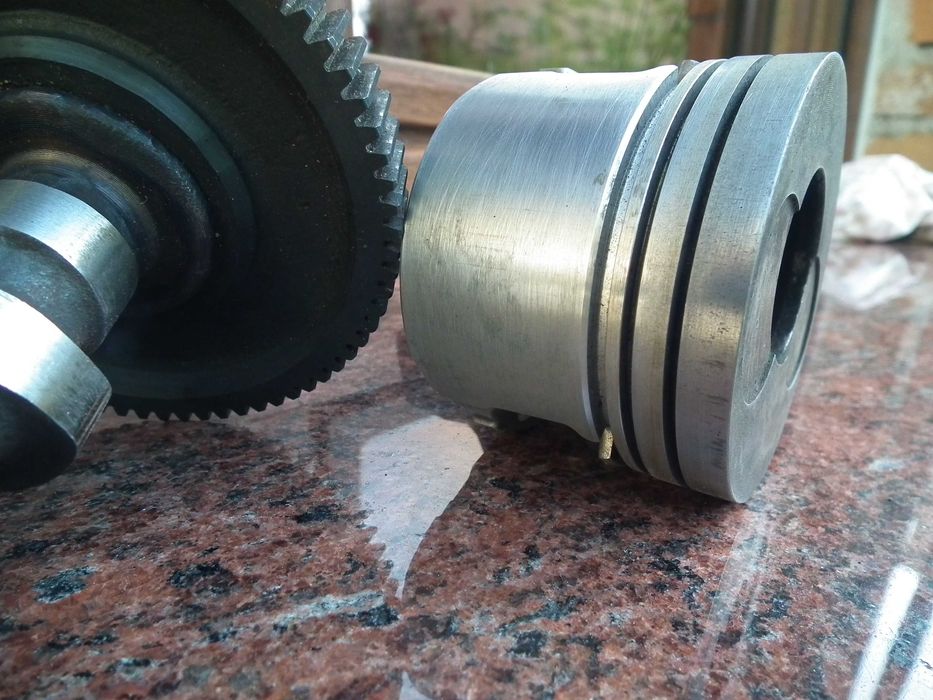 Hatz 1B30 wał tłok korbowód wałek rozrządu