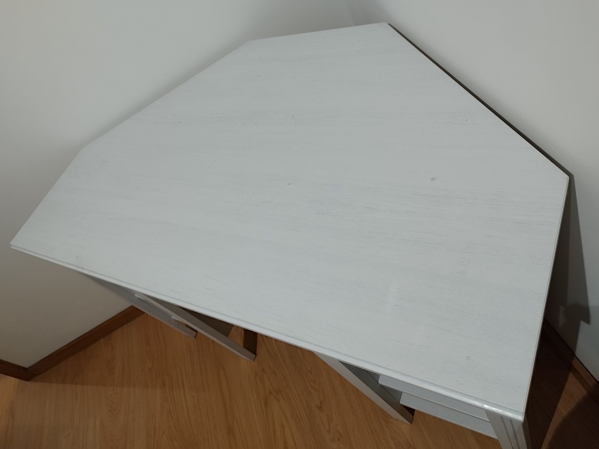 BRUSALI - secretária de canto IKEA