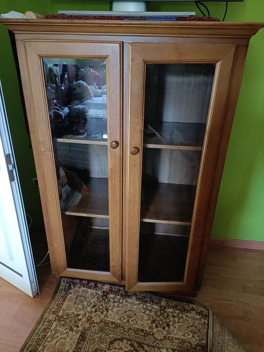 Vitrine de sala. Usada.