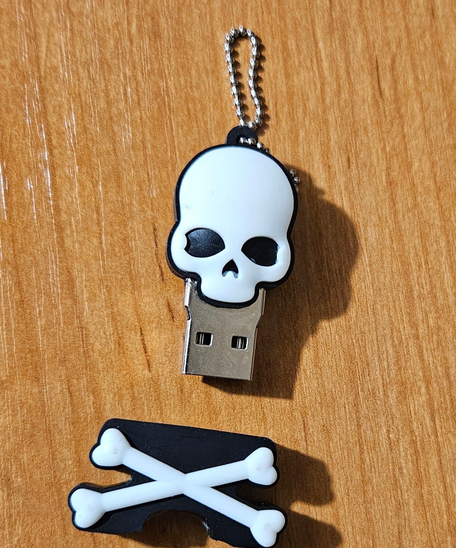 Pendrive czaszka
