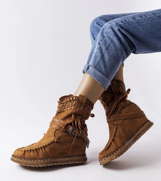 Brązowe botki na koturnie Beausoleil