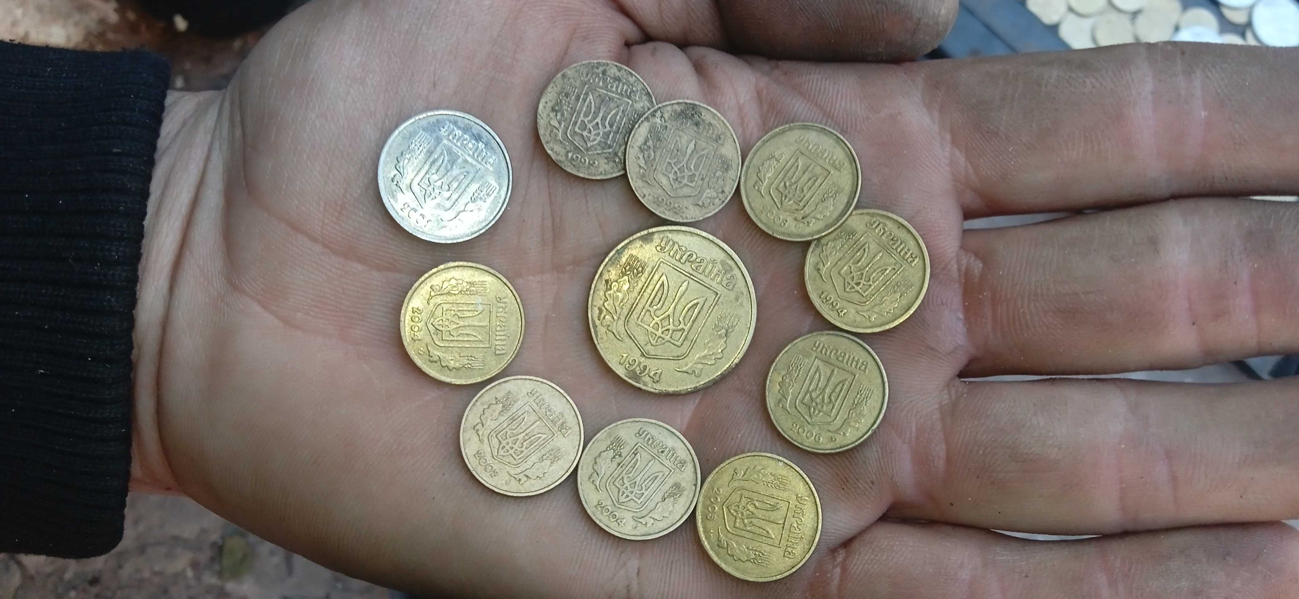 Продам монеты 10 коп 1994-1992