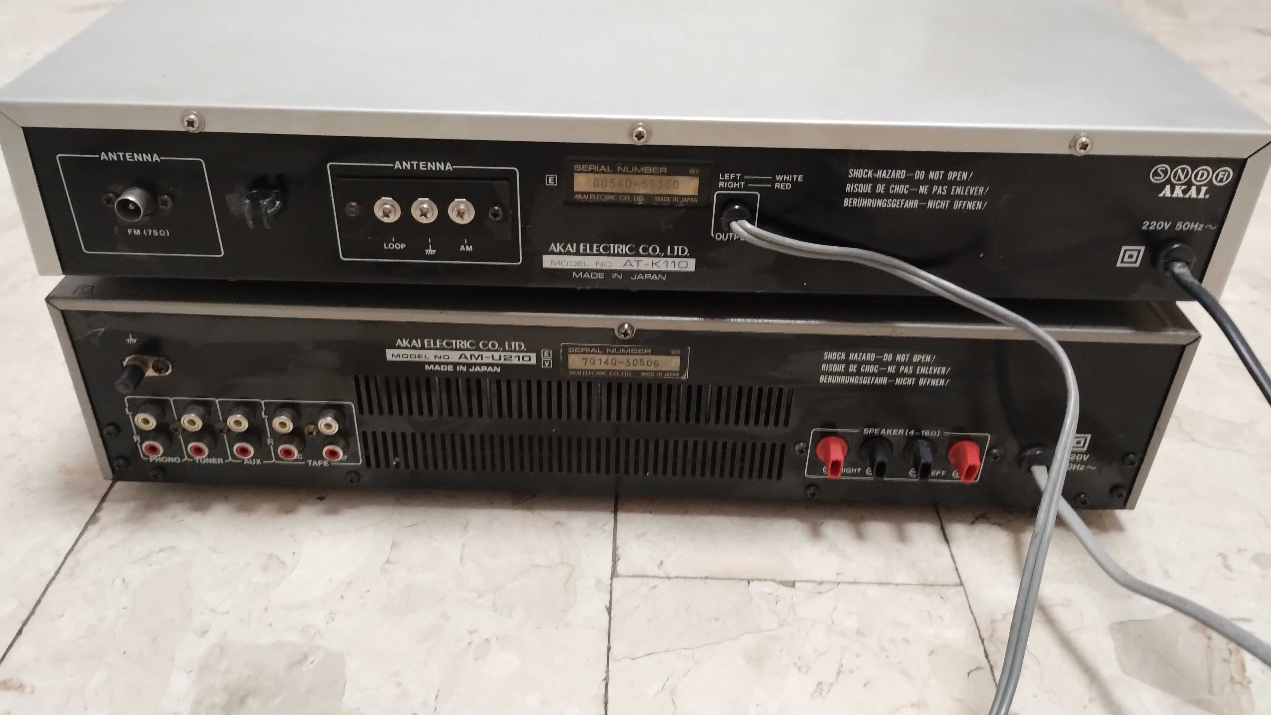 Akai AM-U210 i Akai AT-K110
