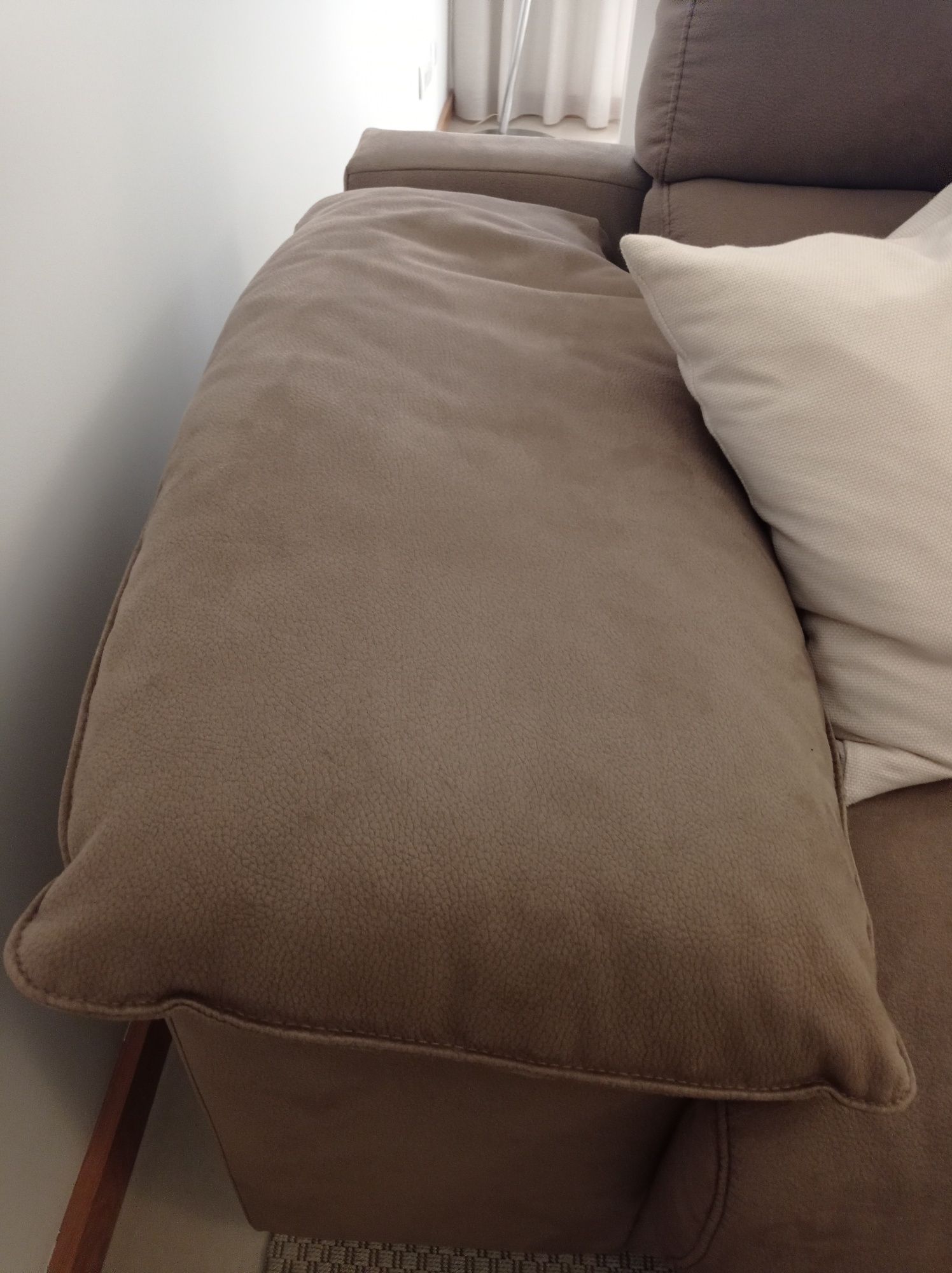 Sofá com chaise lounge