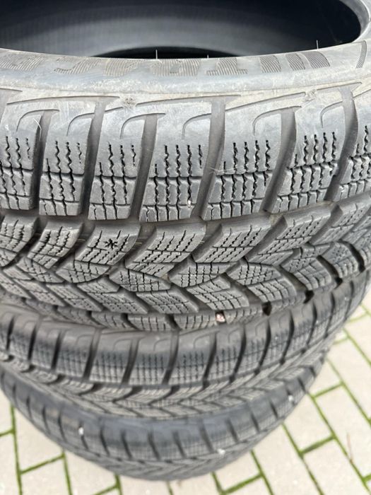 Шини Goodyear Ultragrip Ice 215/60/R17  96T