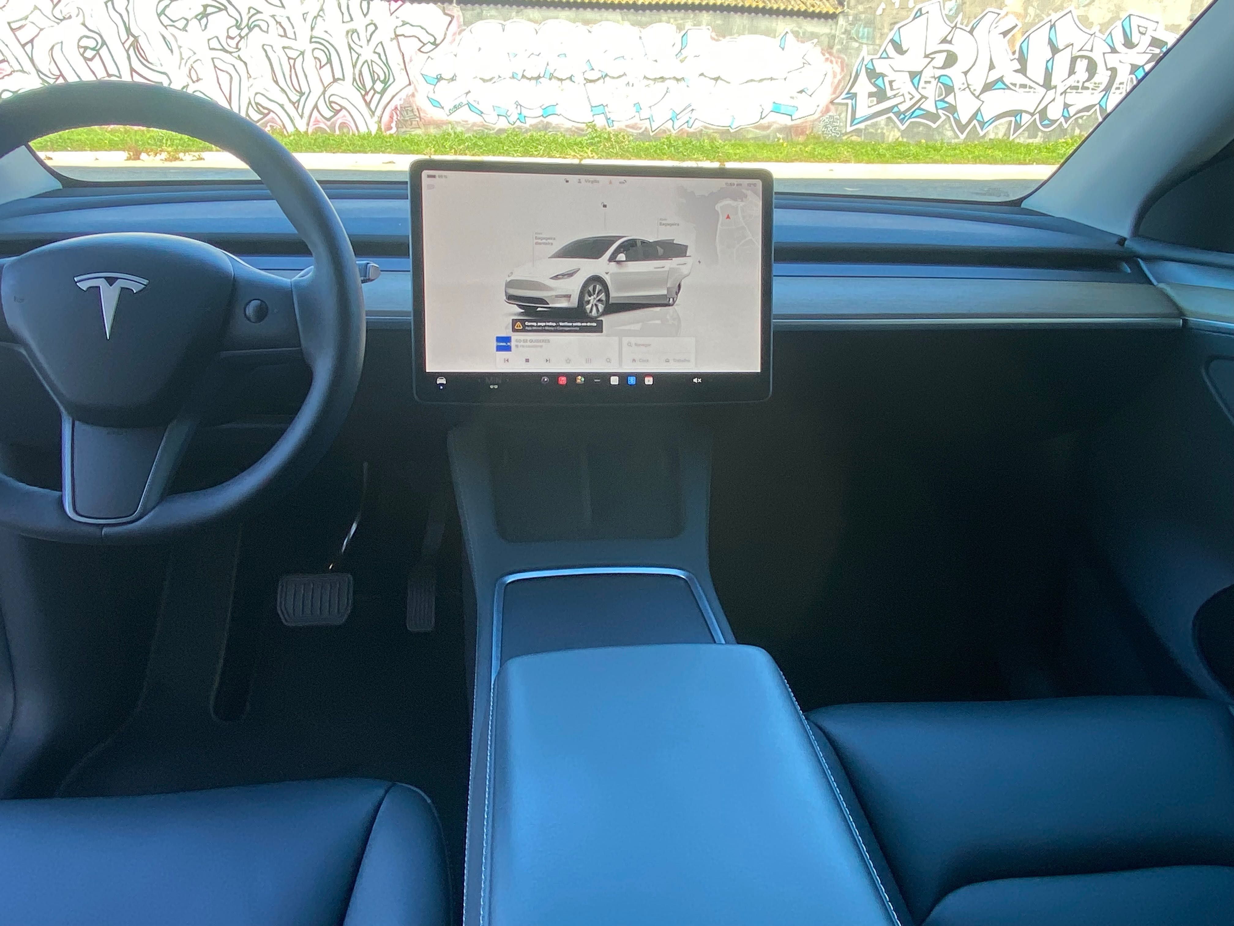 Tesla Model Y  ( Bola de reboque )