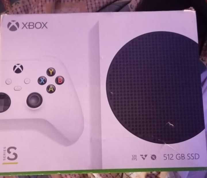 Vendo Xbox series S, com muito pouco uso.