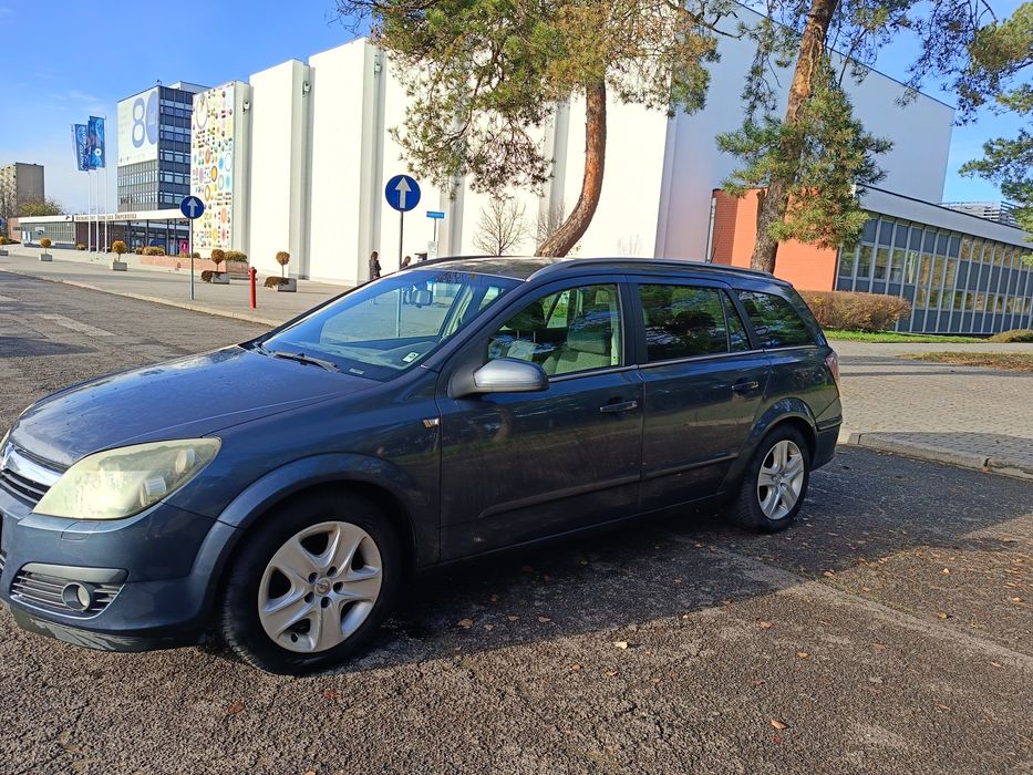 Opel Astra H kombi 2006r. 1.8 140 km z gazem