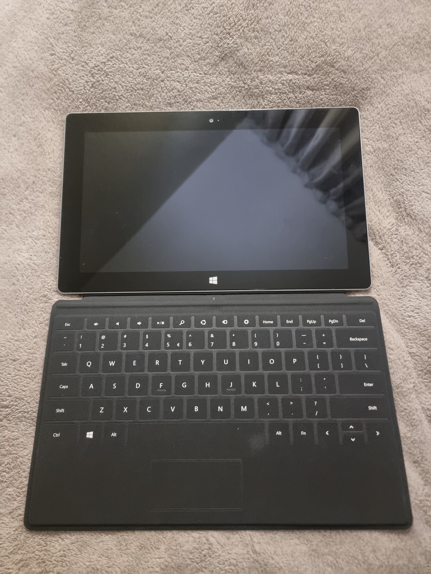 Продам планшет Microsoft Surface 2