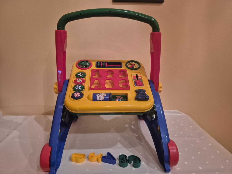 Zabawka edukacyjna , chodzik