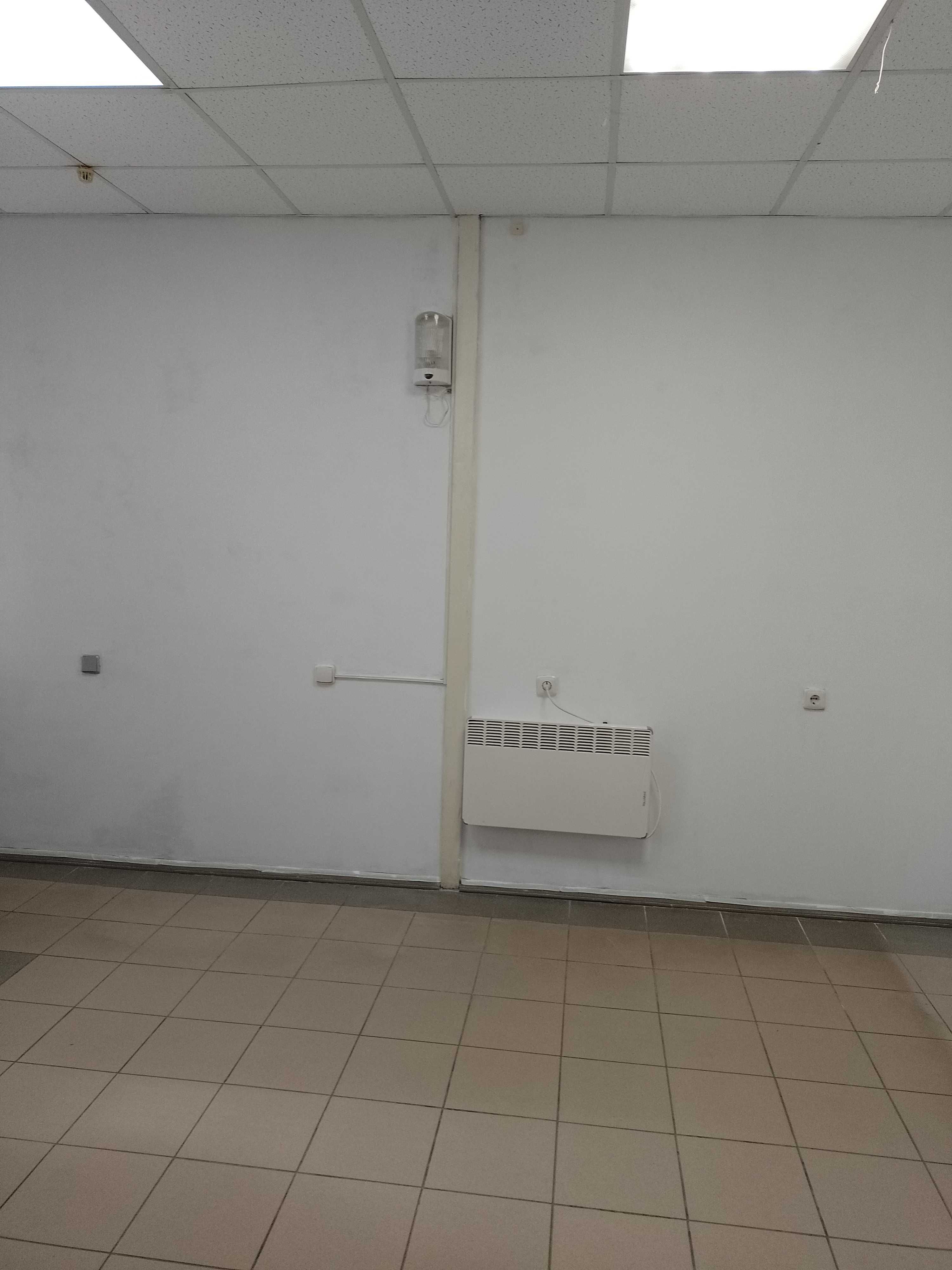 Продаю (Без комісії) фасадне приміщення на Дунаєва и1