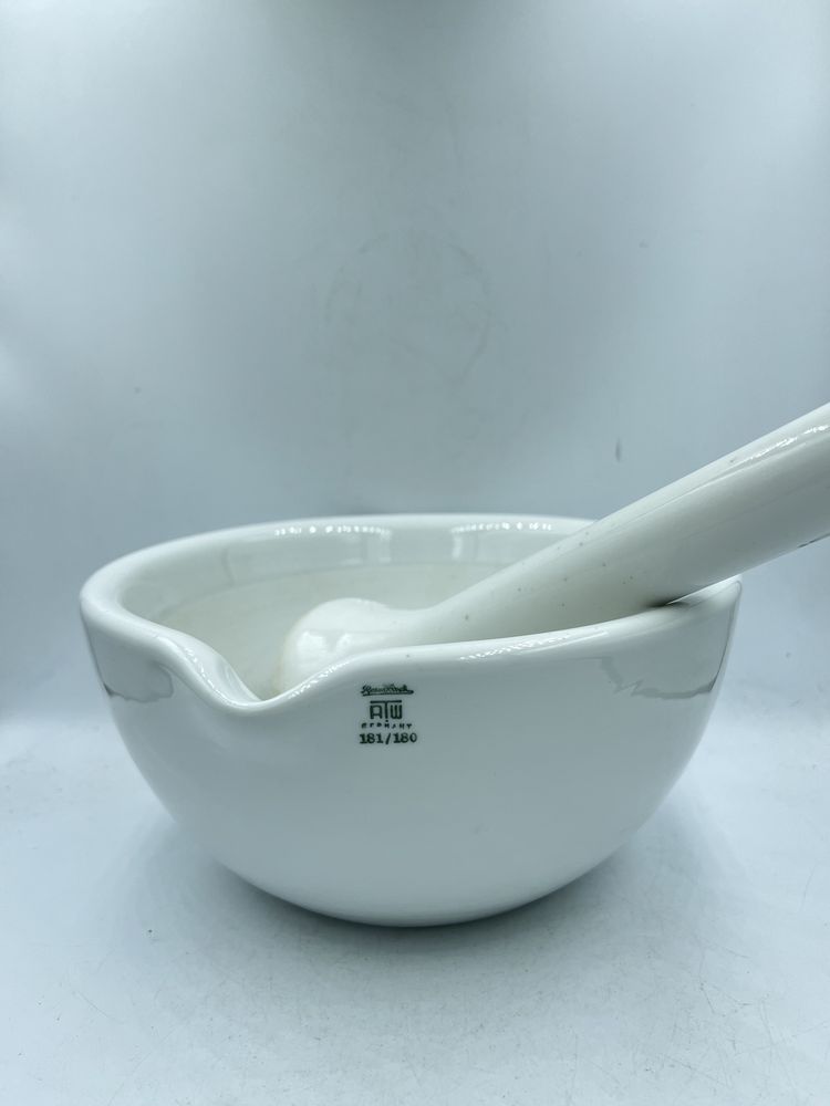 Moździerz porcelanowy Rosenthal biały z tłuczkiem lata 70 B04092