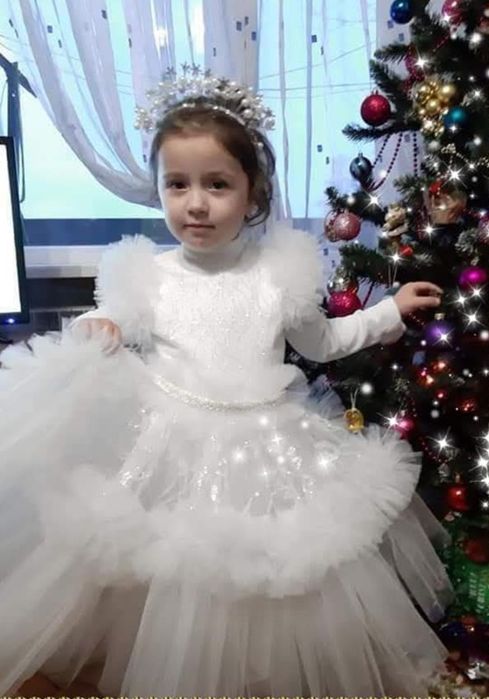 дитячі нарядні плаття,сукні на виступи