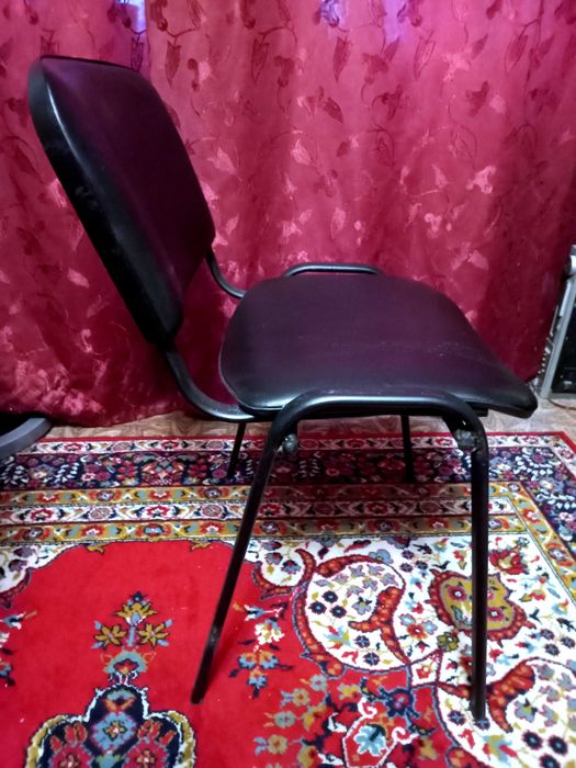 стул мягкий офисный, кожзам. черный