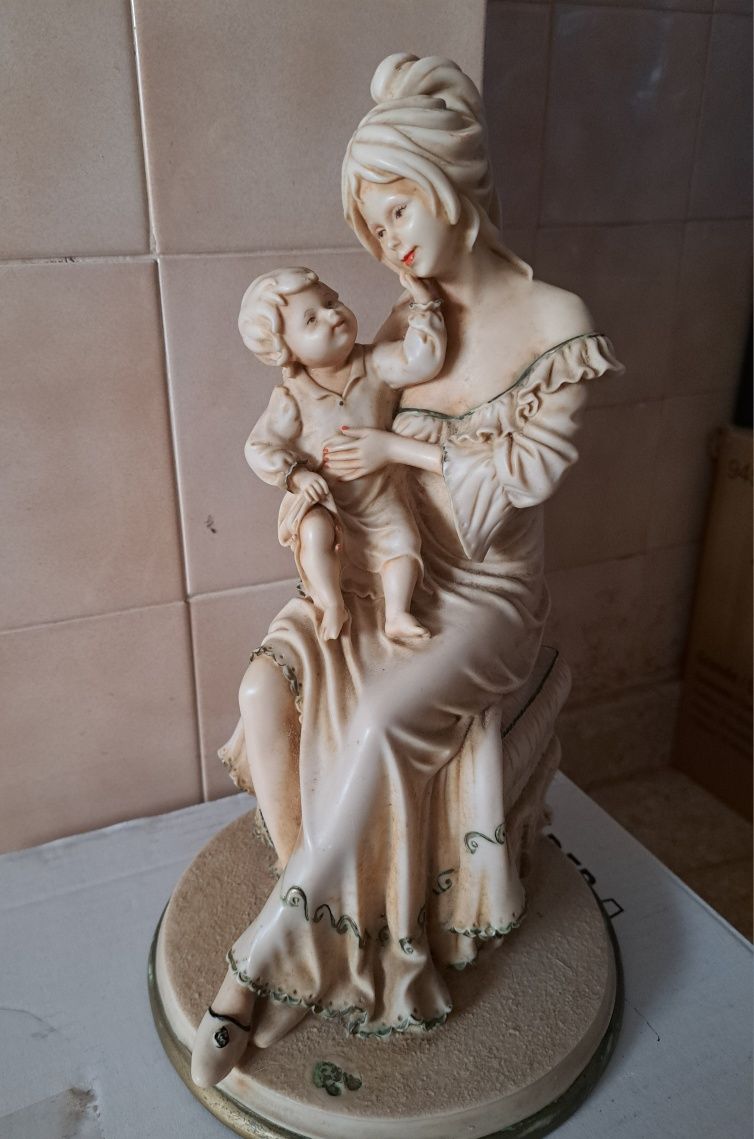 Escultura  Maternidade