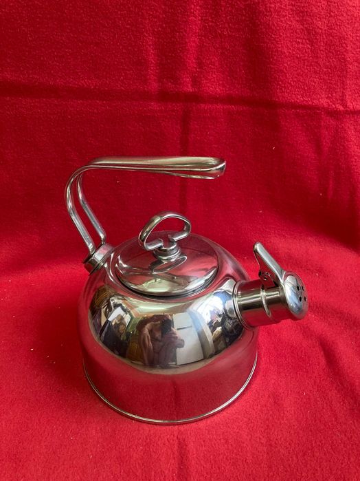 Chaleira de inox, nova