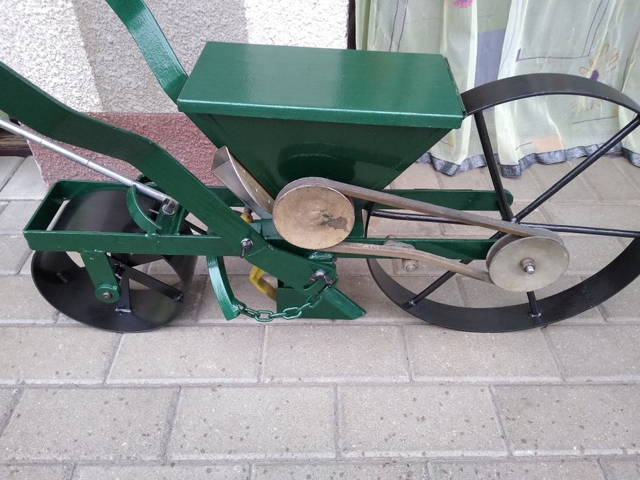 Siewnik taczkowy/ogrodowy do warzyw