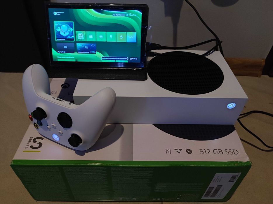 Konsola Xbox Series S + 2 nowe pady + gry stan idealny