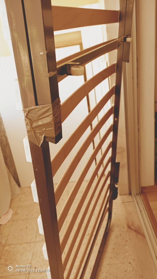 Cama de solteiro móvel