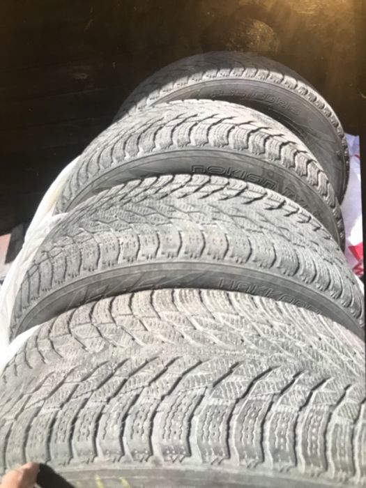 Зимові шини Nokian Tyres 235/60 R18