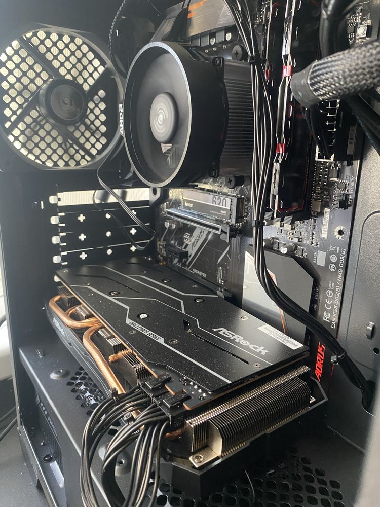 Komputer do gier R7 ,rx6700xt , 32 gb ramu !