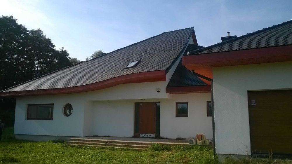 Podbitka dachowa: montaż z materiałem: PCV, blacha, drewno