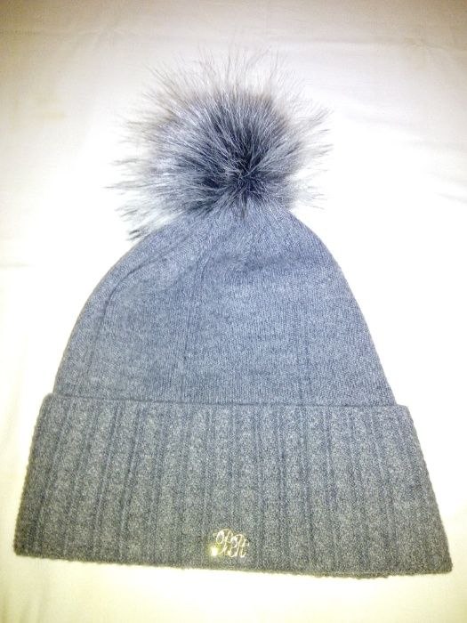 Зимова шапочка для дівчат.