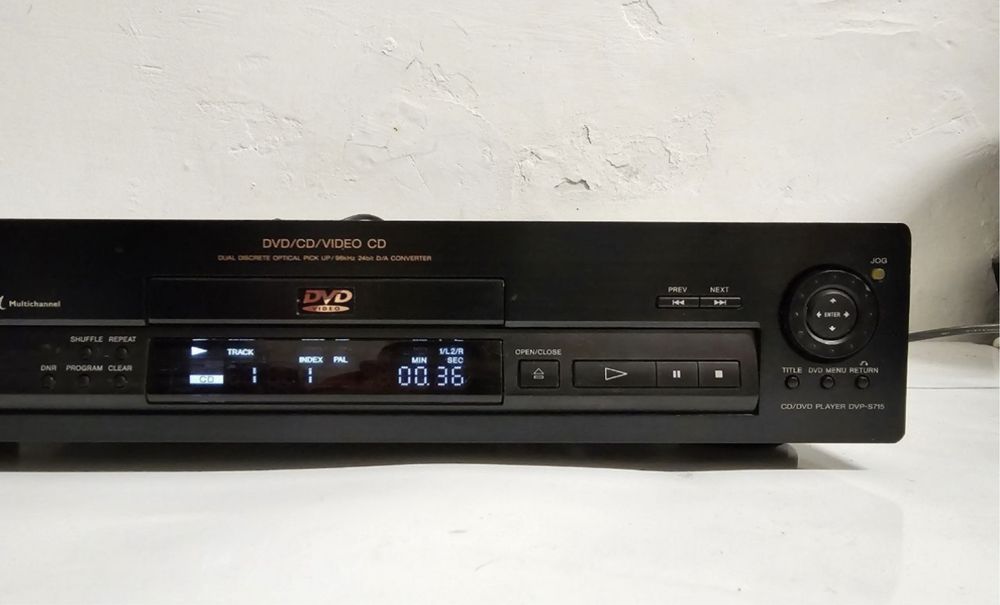 Odtwarzacz CD/ DVD Sony DVP-S 715,