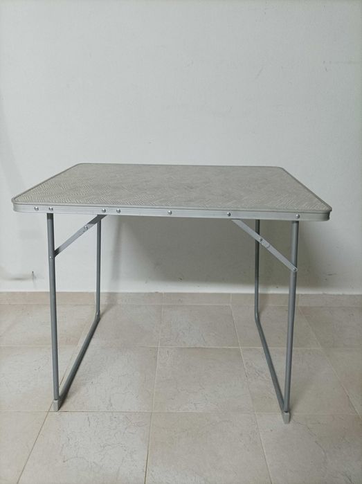 MESA DOBRÁVEL DE CAMPISMO - 2 A 4 PESSOAS