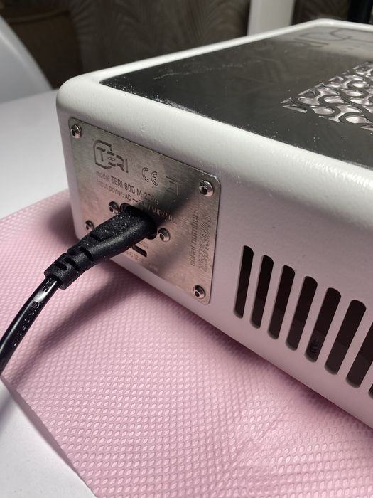 Настільна витяжка для манікюру Teri