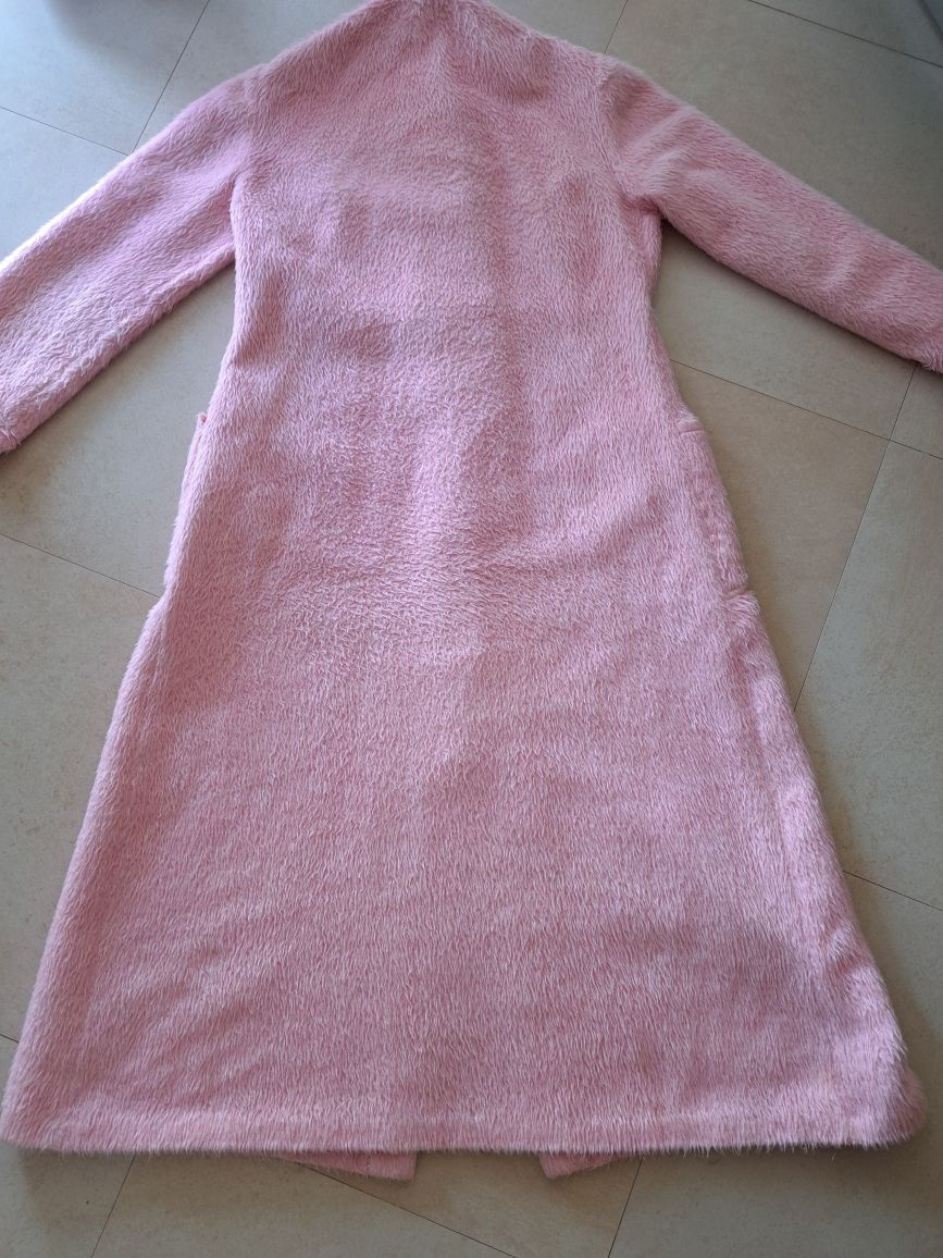 Robe fofinho de lã rosa com muito boa qualidade.