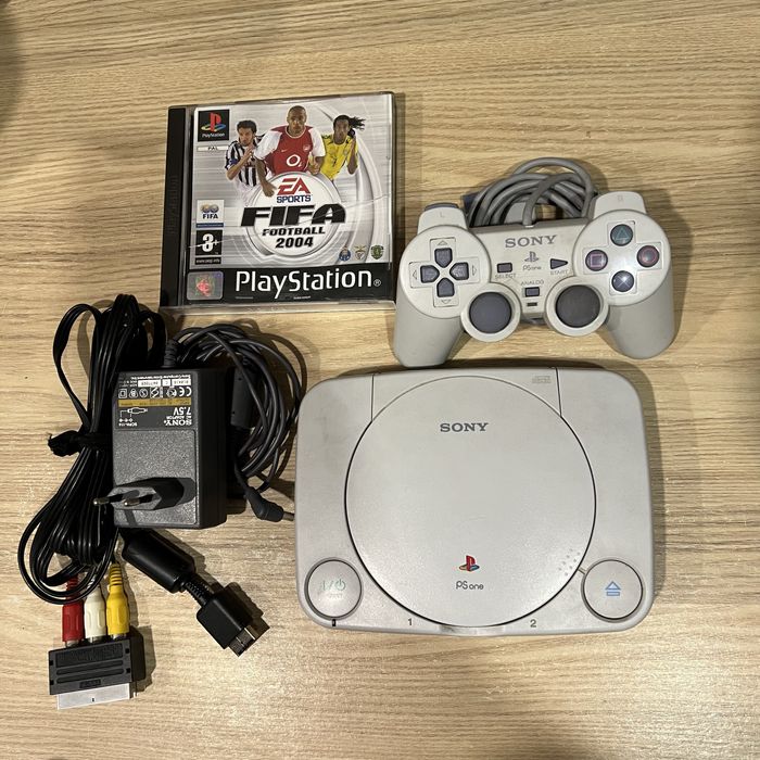 Playstation 1 PS1 PSOne + Fifa 2004
