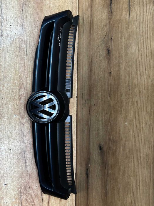 Grill atrapa zderzaka Volkswagen Golf 5 Plus kolor lc5f