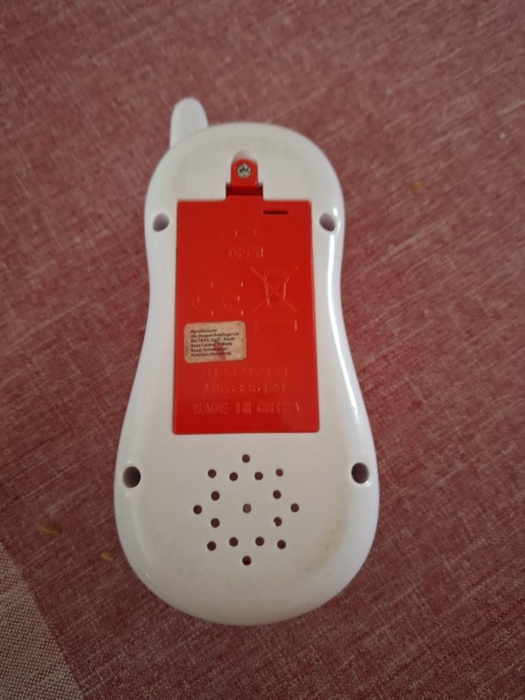 Na sprzedaż telefon grający dla dziecka