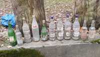 Stare butelki z etykietami  po alkoholach, pepsicoli, vintage