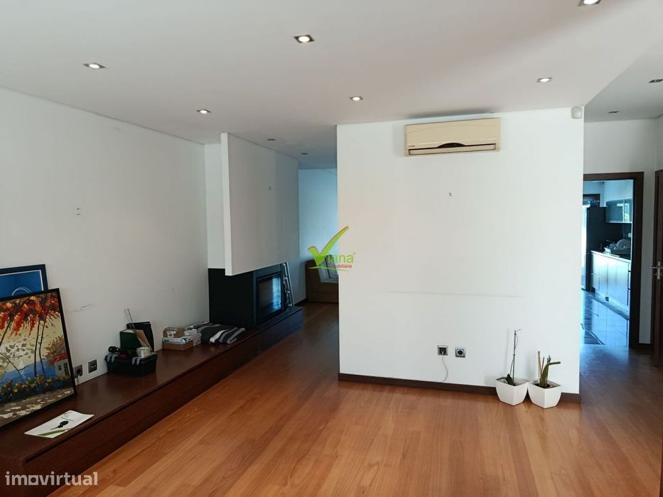 Moradia T. 4 como nova em Amorim