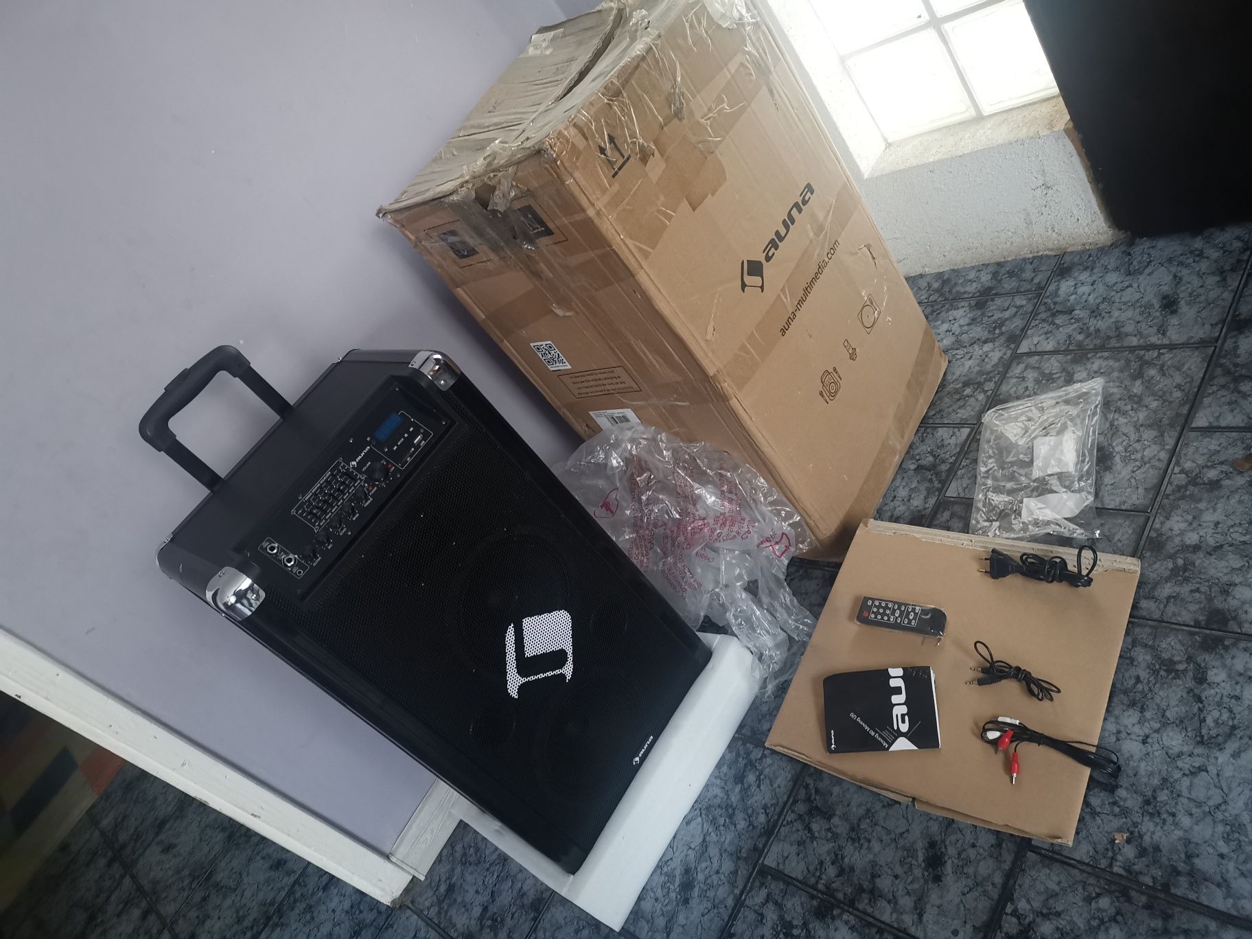 Auna Moving Portable Speaker Głośnik Bluetooth Na Kółkach Walizka