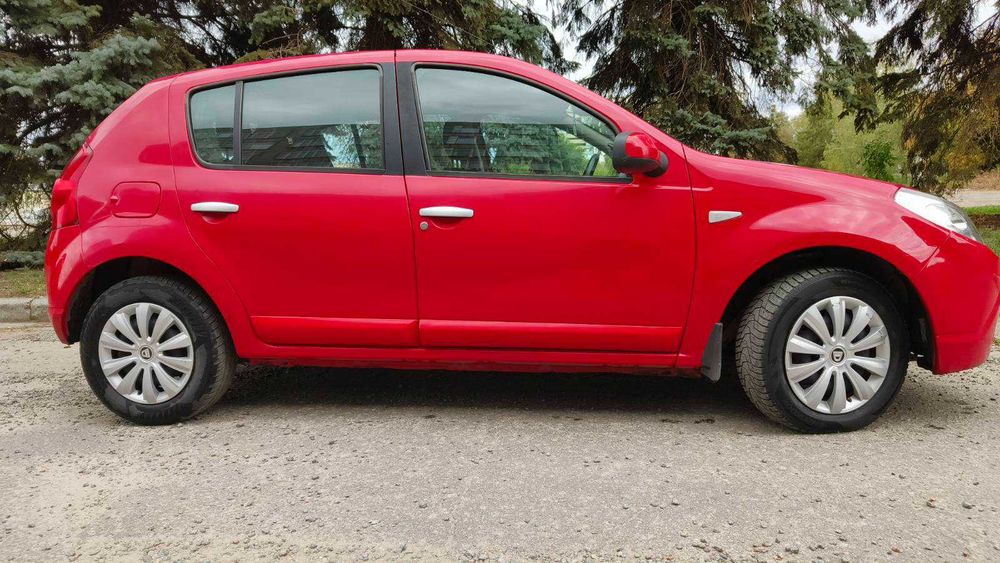 Продам авто Dacia Sandero 2009