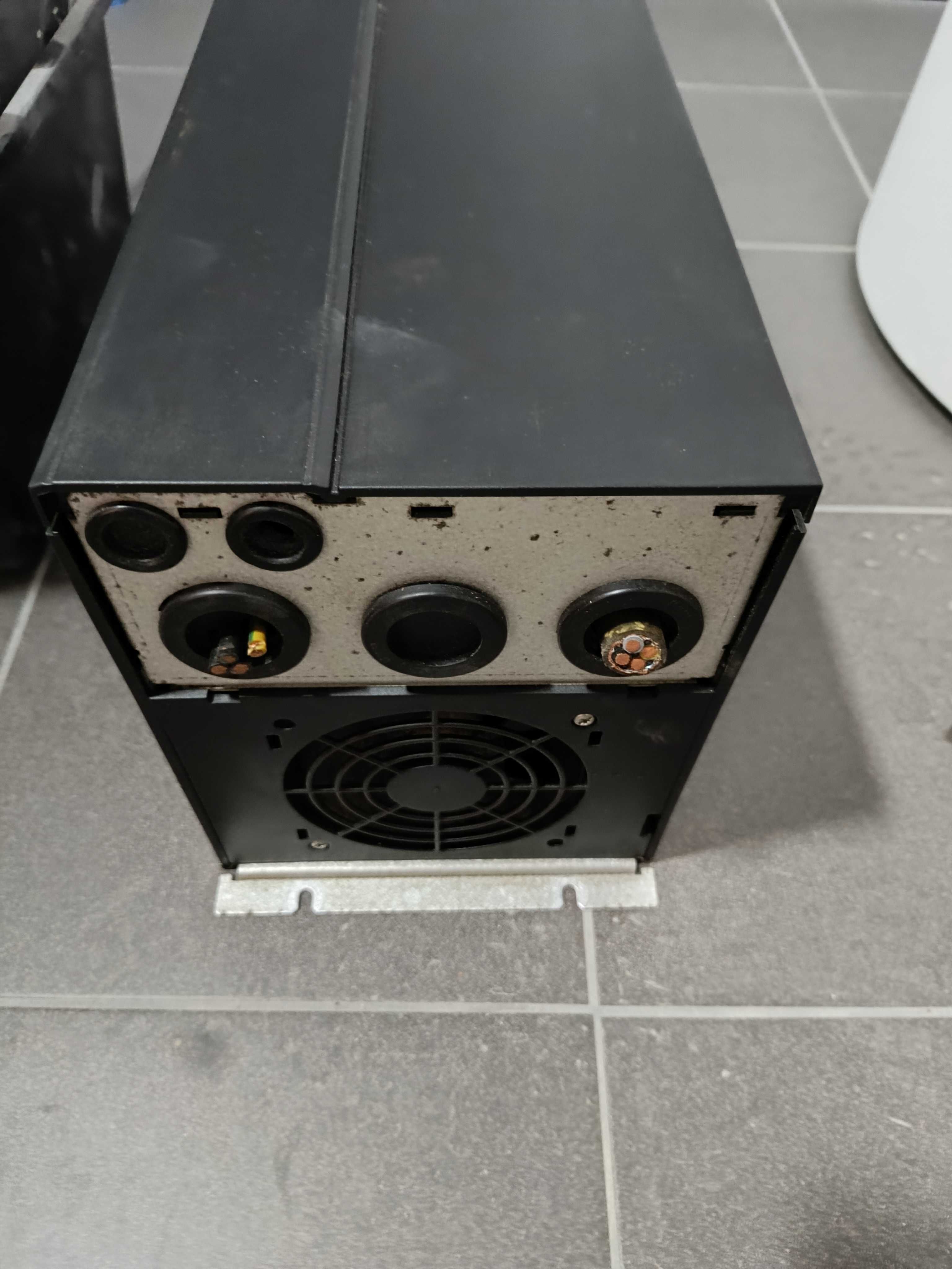 Falownik Trane 3 fazowy 25kW 400V 32A inwerter przetwornica