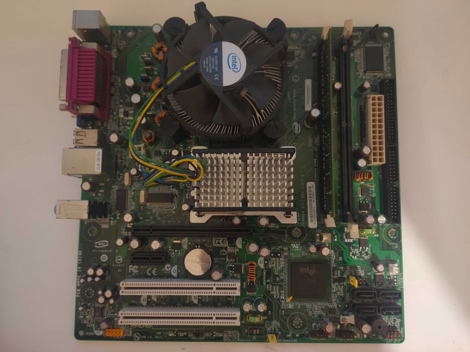 Материнська плата INTEL soket 775 з процесором та кулером